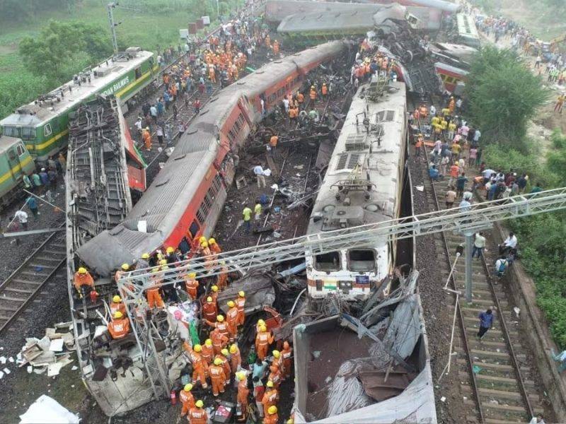Odisha Train Accident : राहत और बचाव कार्य में जुटी सेना, राज्य में एक दिन के राष्ट्रीय शोक का एलान